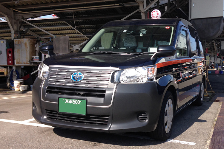 飛沫循環抑制車両