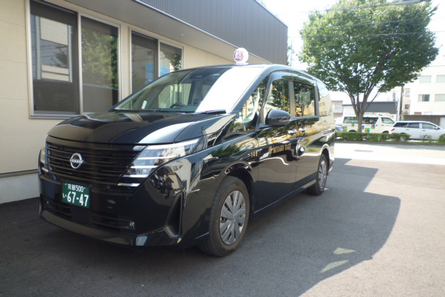ニッサン　セレナ e-POWER